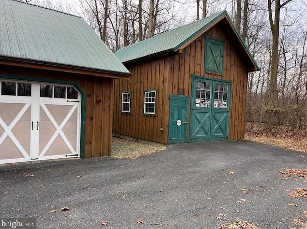 109 Westley Rd, Hummels Store, PA 19540