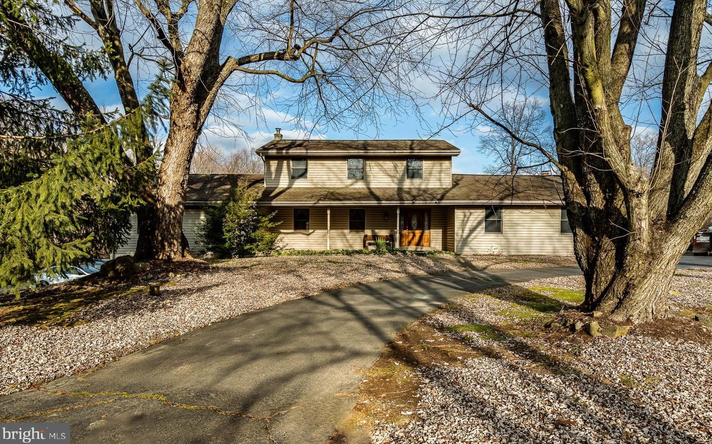 211 Lenape Rd, Bechtelsville, PA 19505-9144
