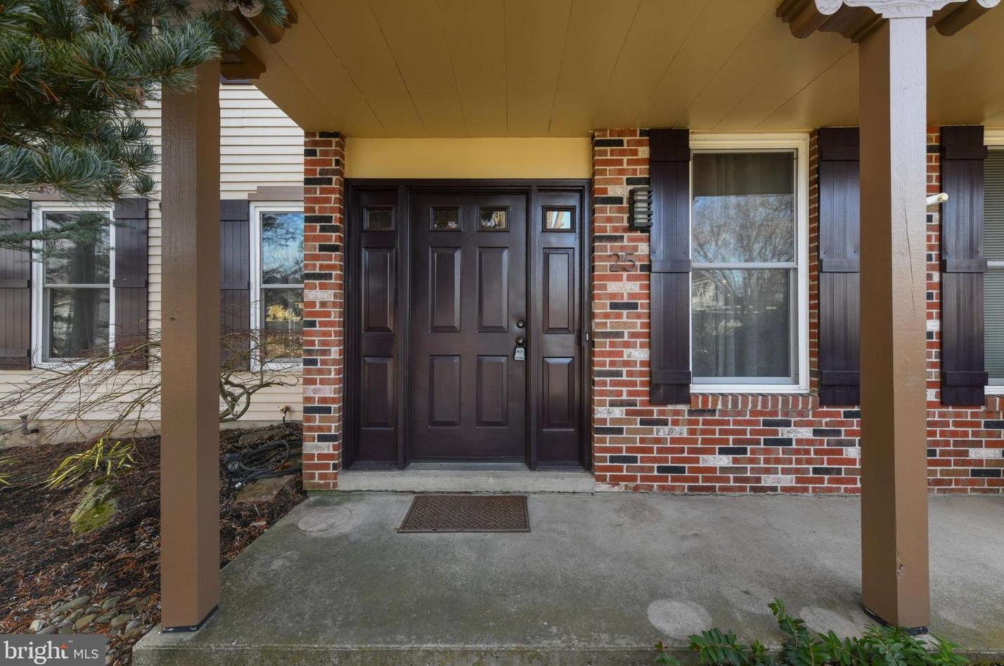 25 Matthew Dr, Reading, PA 19608-9402
