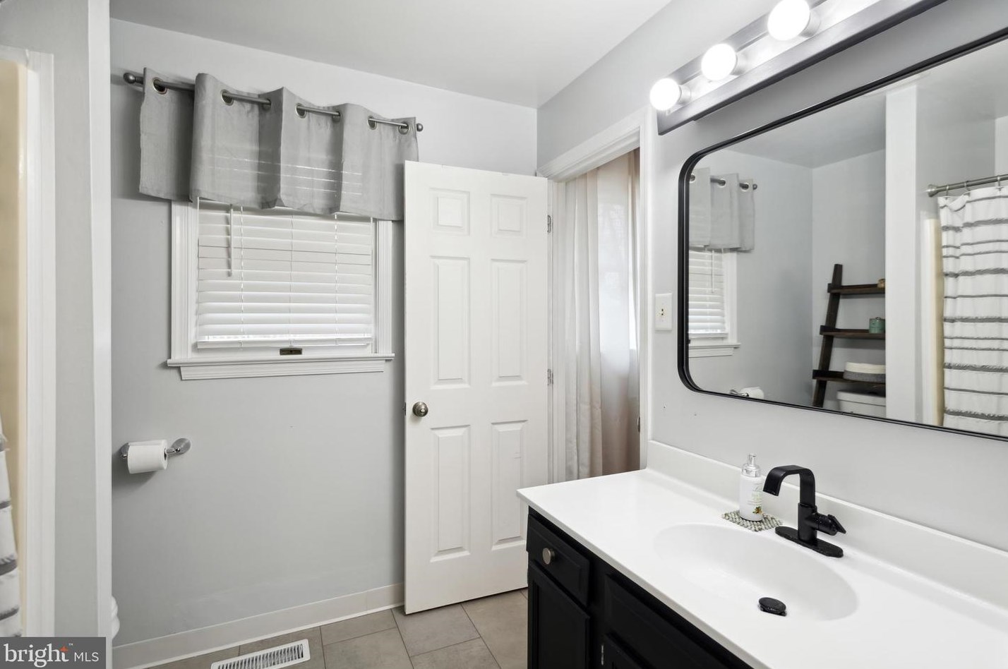 313 Ivy Ln, Douglassville PA  19518-1135 exterior