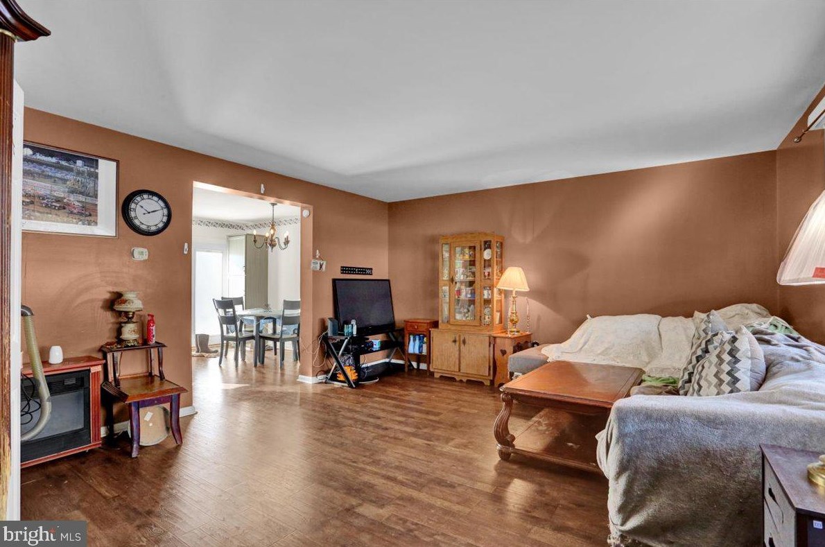 18 Madison Ave, Reading, PA 19605-2910