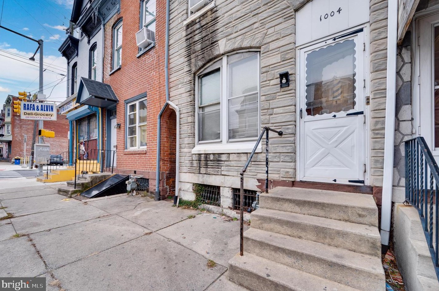 1004 N 10th St, Reading, PA 19604