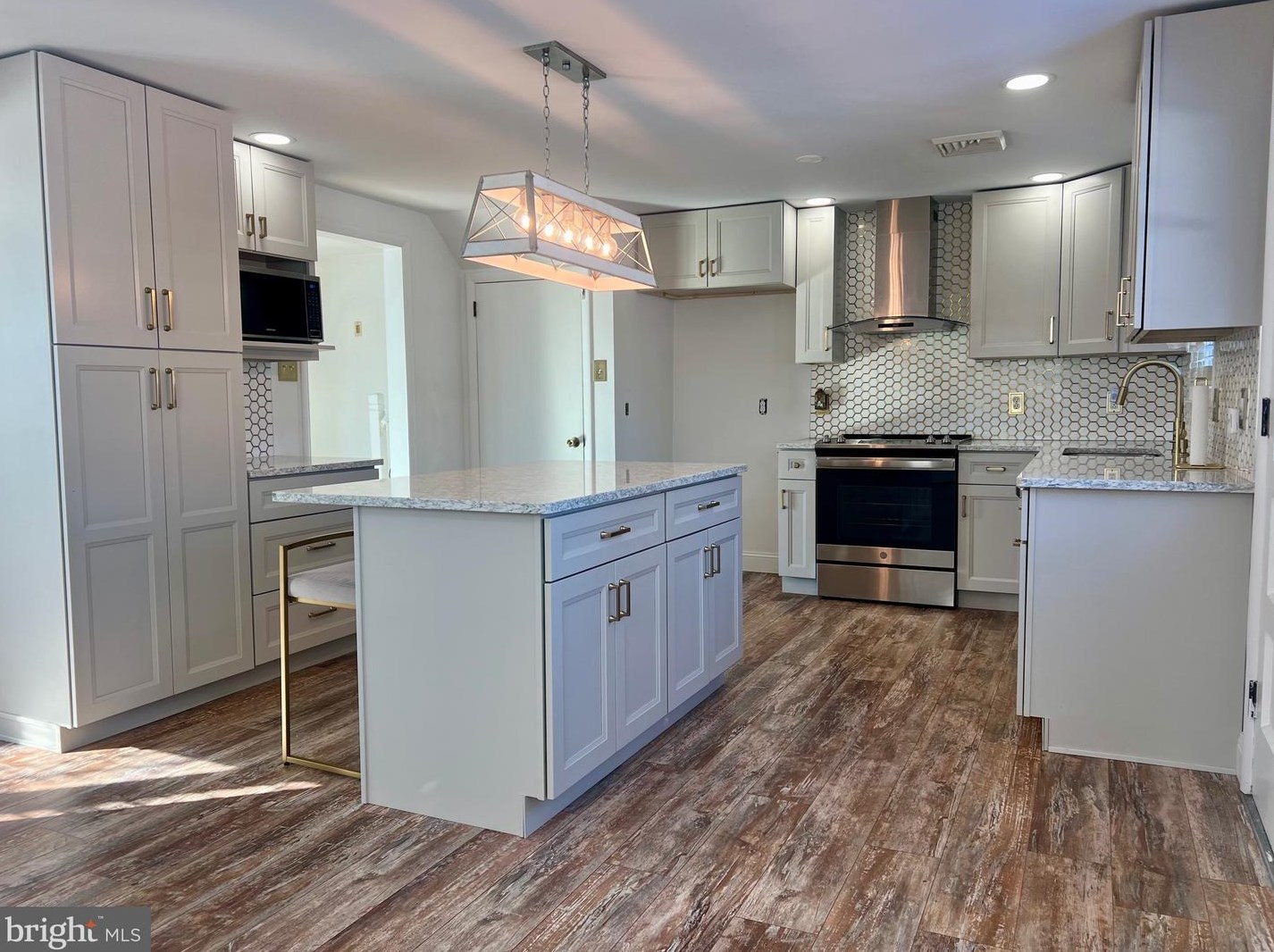 3433 Magnolia Ave, Reading PA  19605-1535 exterior