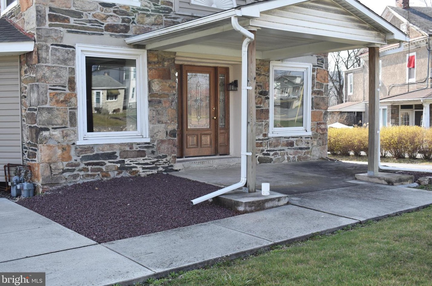 228 N Centre Ave #1, Dauberville, PA 19533