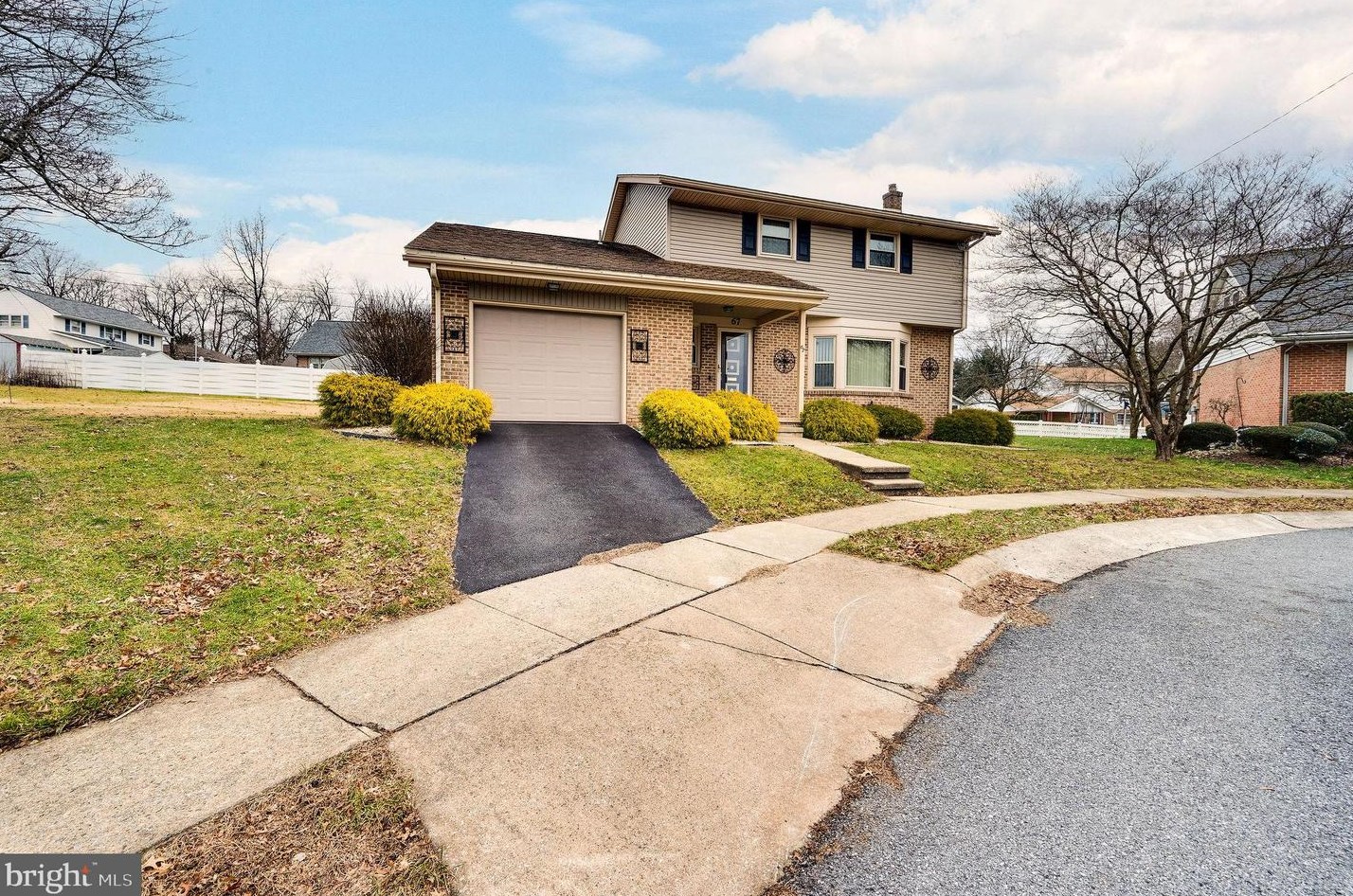67 Tulip Ct, Reading, PA 19607