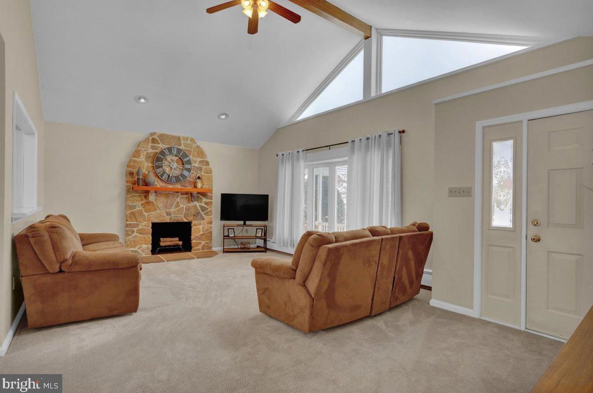325 Spring Rd, New Schaefferstown, PA 19506