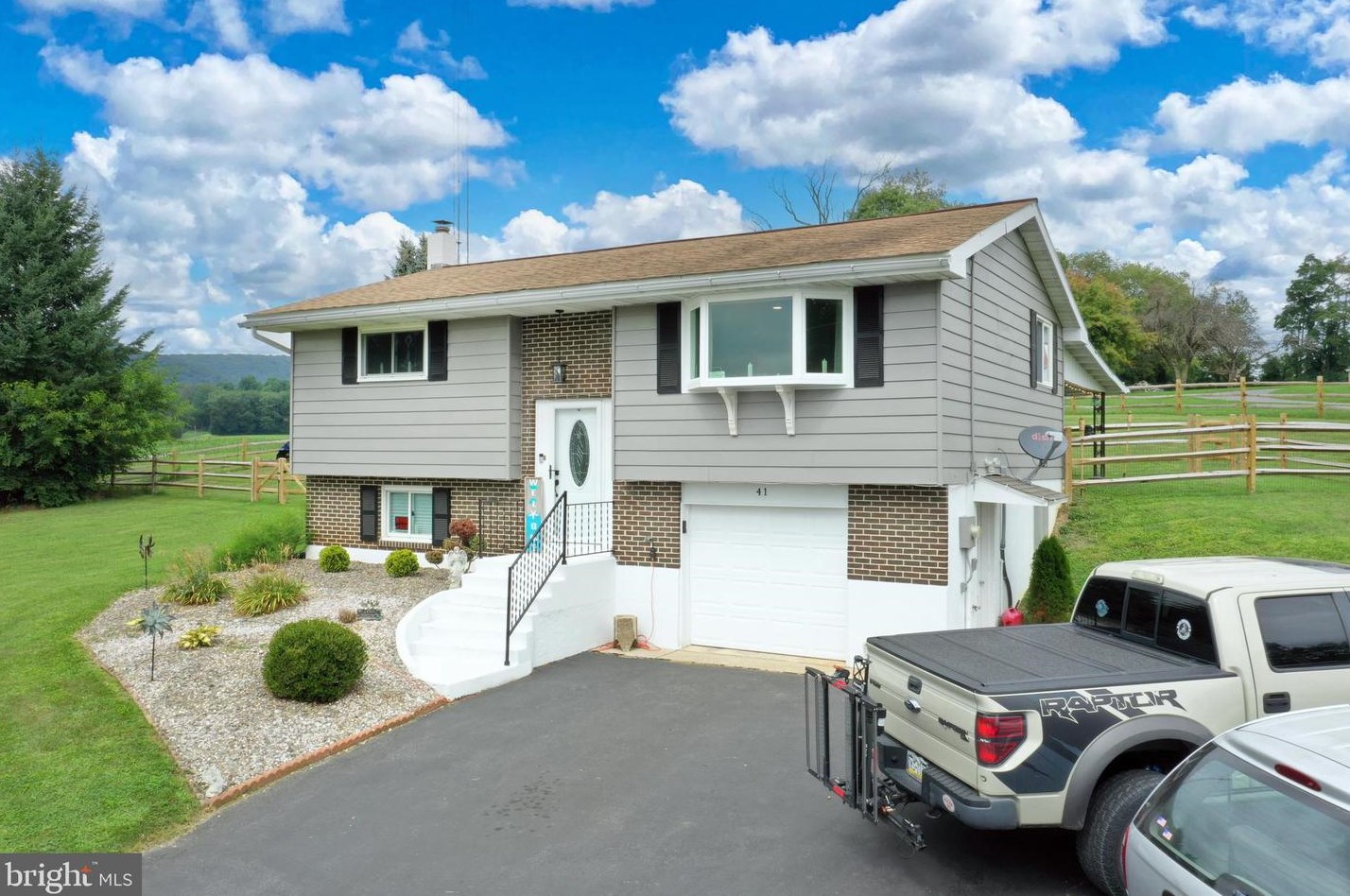 41 Campsite Rd, New Schaefferstown, PA 19506-8482