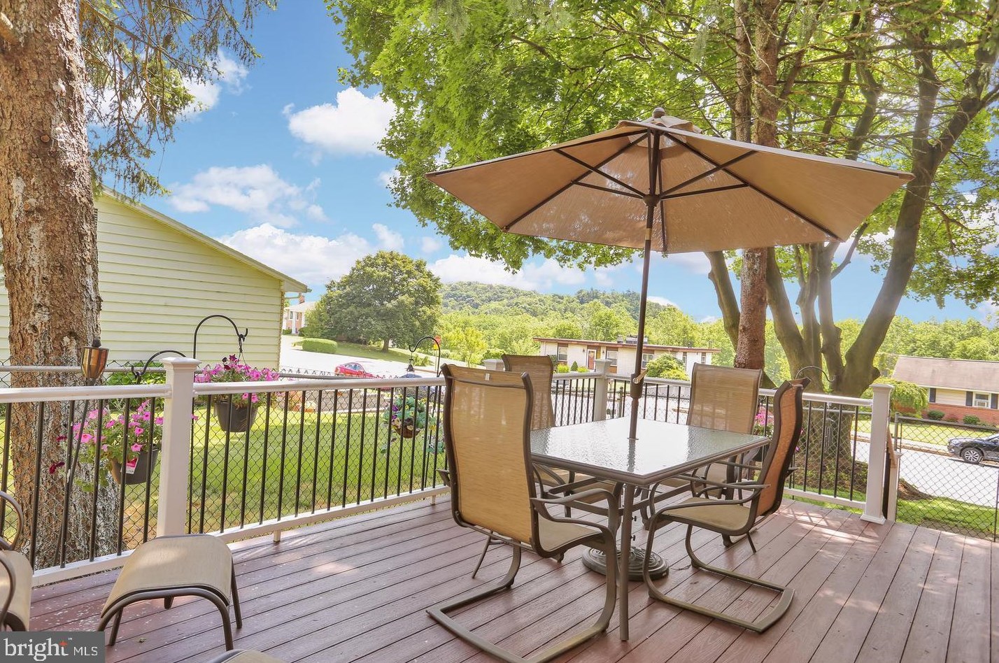1615 Commonwealth Blvd, Reading PA  19607-2208 exterior