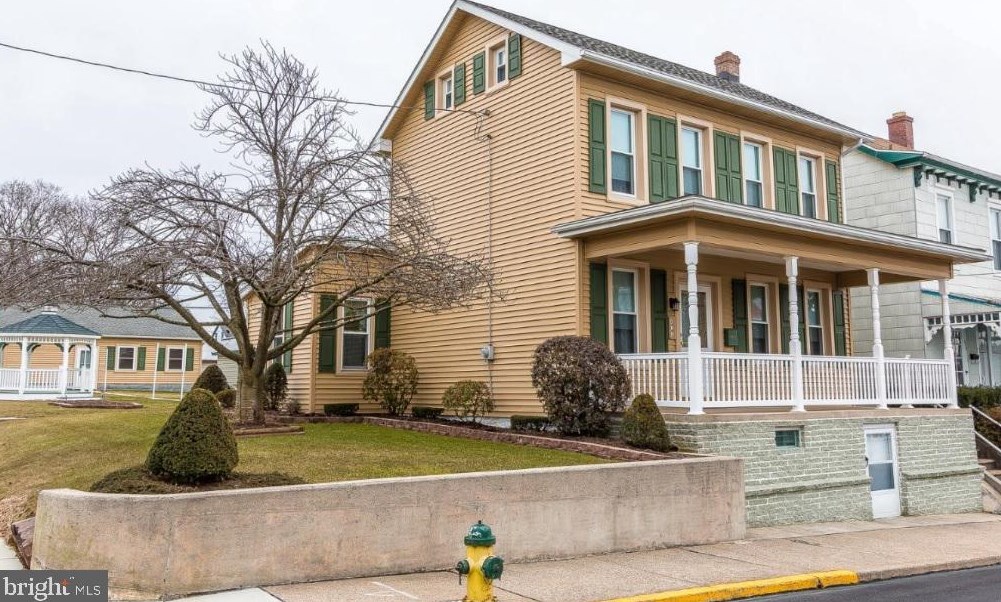 621 Main St, Shoemakersville, PA 19555