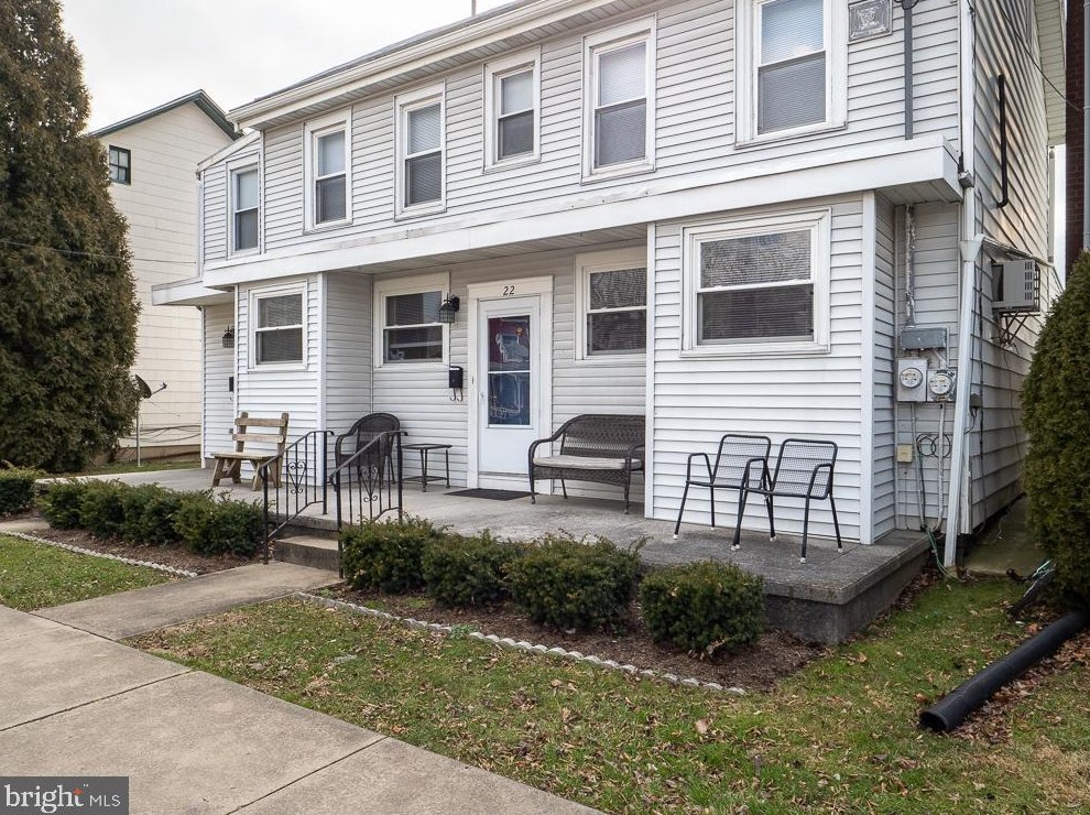 22 W Penn Ave, Robesonia, PA 19551