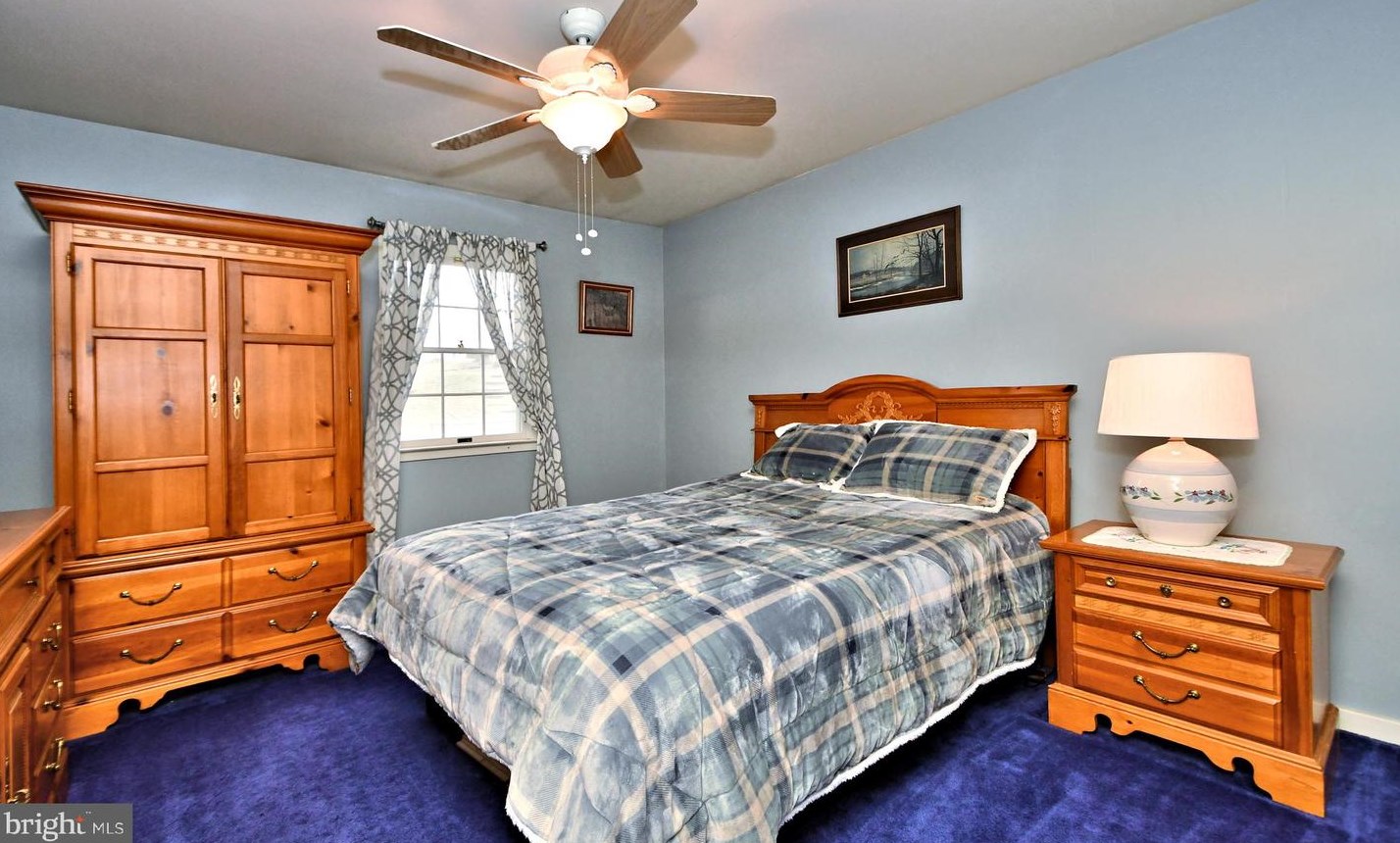 8 Country Ln, Douglassville PA  19518-9627 exterior