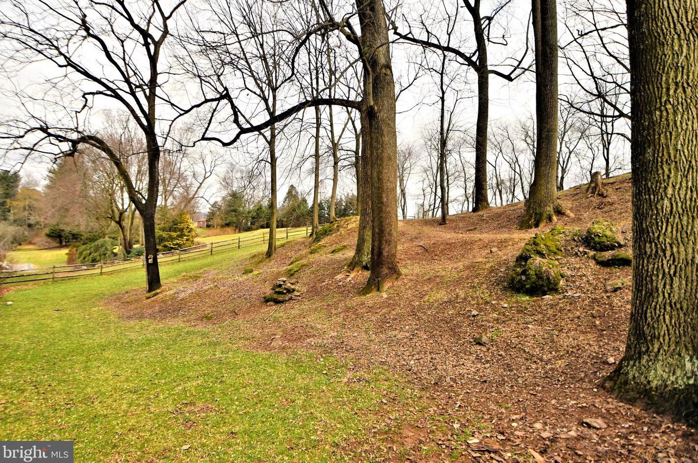 8 Country Ln, Douglassville PA  19518-9627 exterior