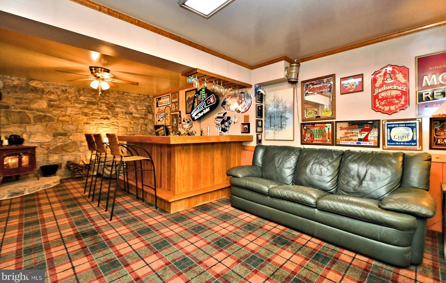 8 Country Ln, Douglassville PA  19518-9627 exterior