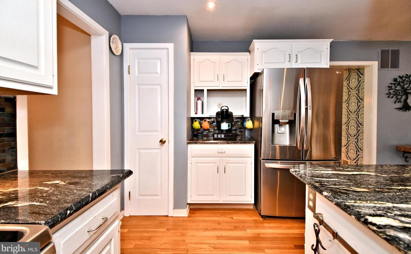 8 Country Ln, Douglassville PA  19518-9627 exterior