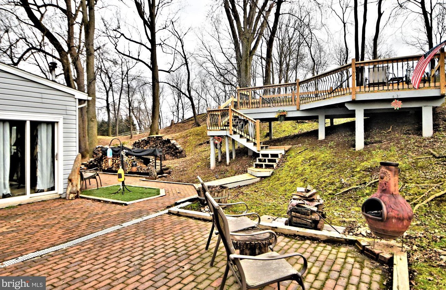 8 Country Ln, Douglassville PA  19518-9627 exterior