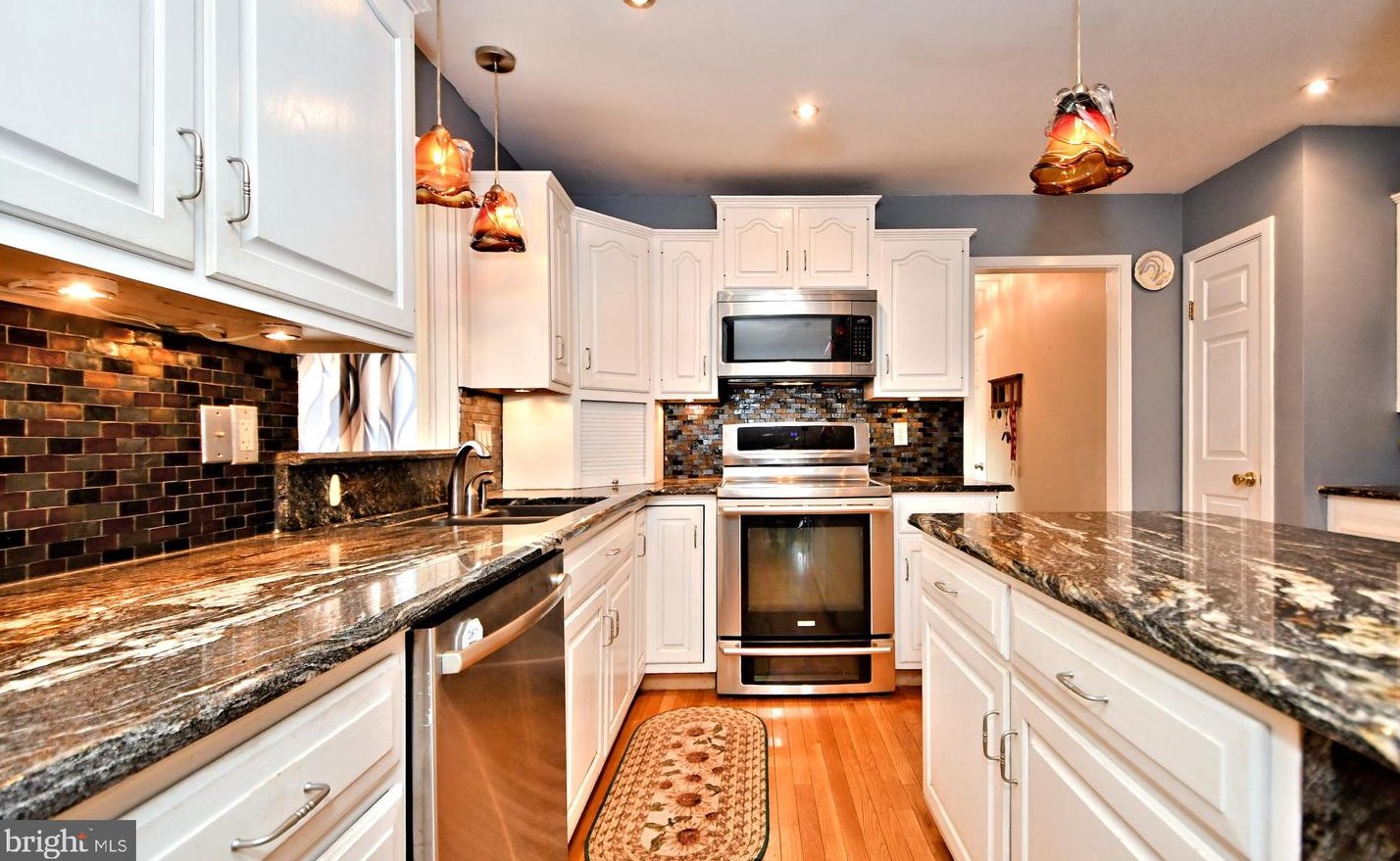 8 Country Ln, Douglassville PA  19518-9627 exterior