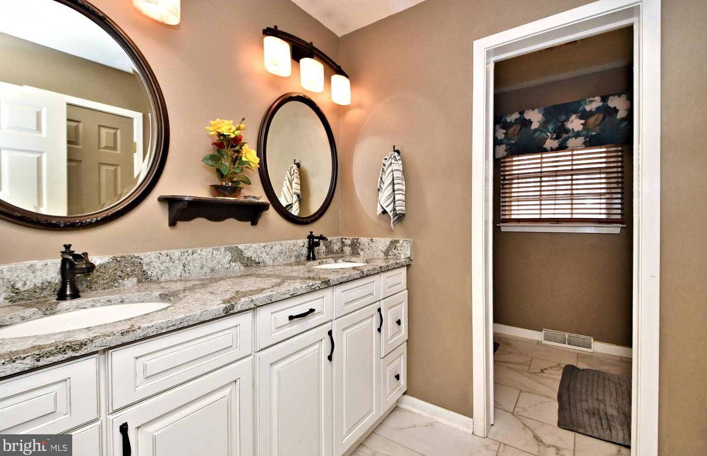 8 Country Ln, Douglassville PA  19518-9627 exterior