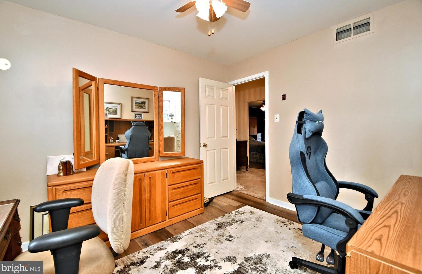 8 Country Ln, Douglassville PA  19518-9627 exterior