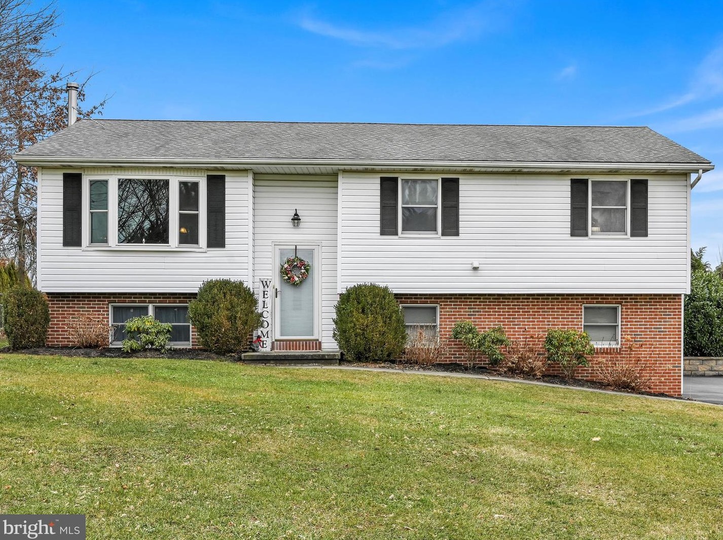 15 Ginna B Dr, Robesonia PA 19551-9668 exterior