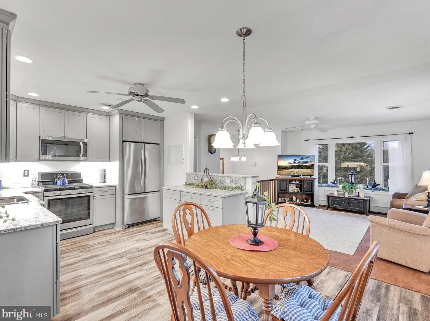 15 Ginna B Dr, Robesonia PA 19551-9668 exterior