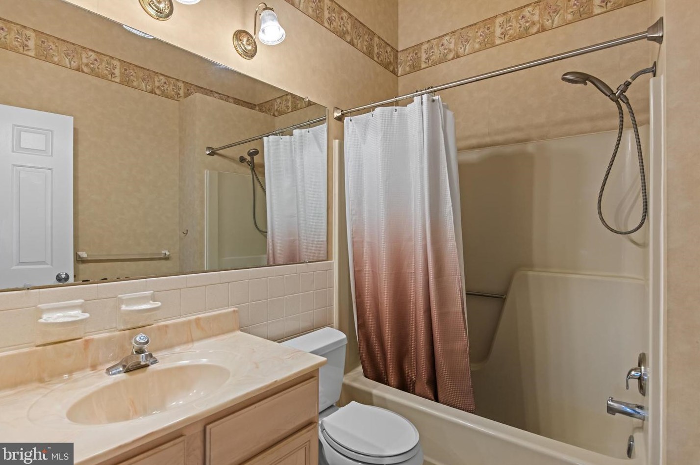 132 Medinah Dr, Reading PA  19607-3700 exterior