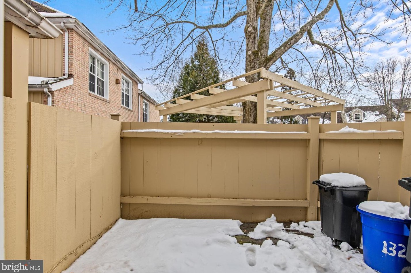 132 Medinah Dr, Reading PA  19607-3700 exterior