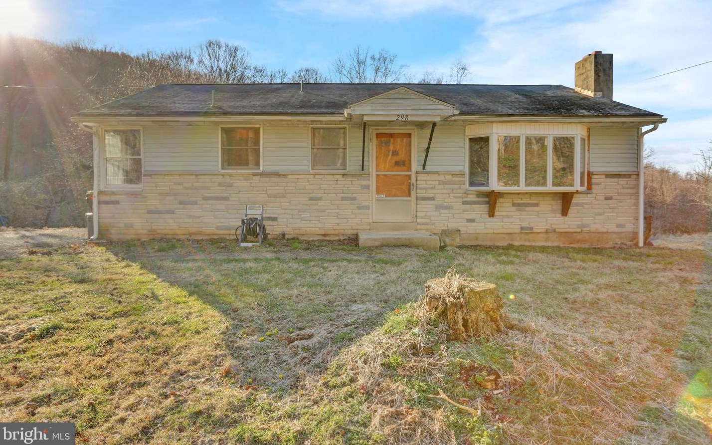 298 Old State Rd, Spangsville, PA 19512