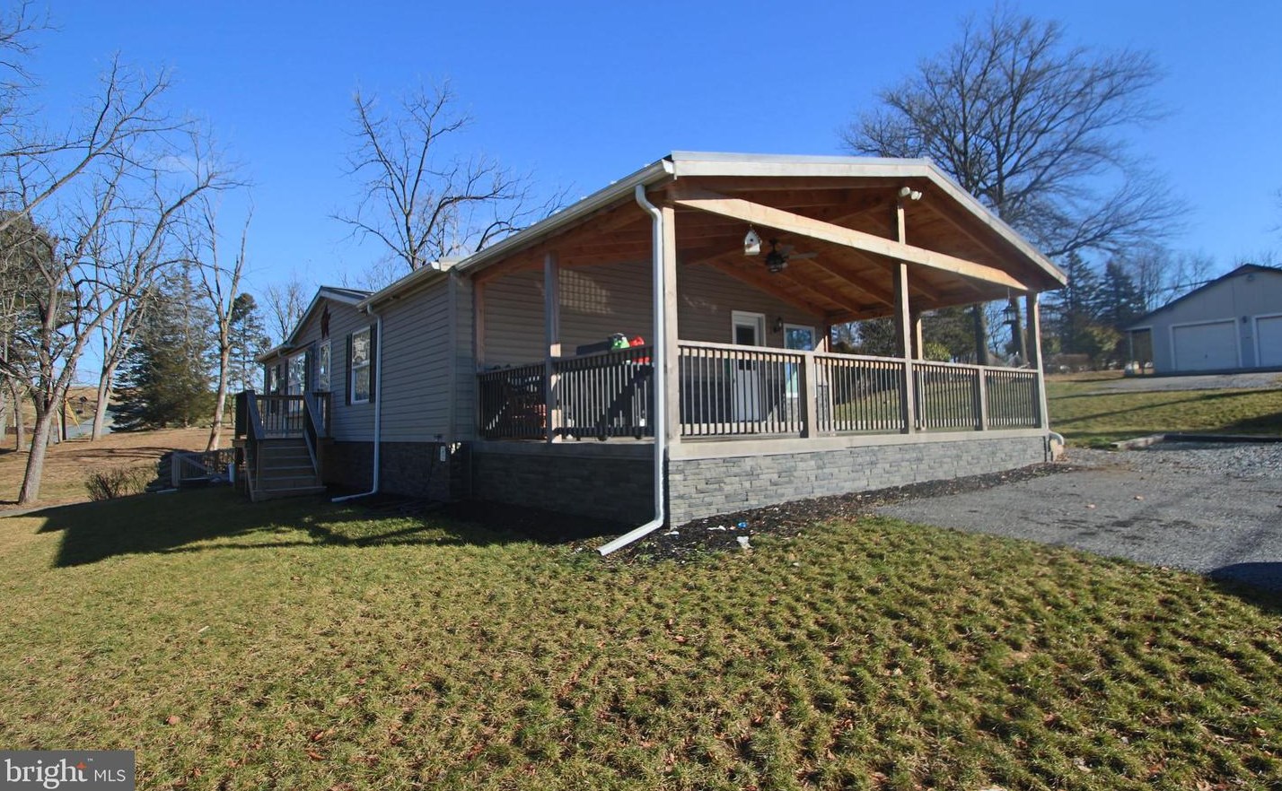 294 Batdorf Rd, New Schaefferstown, PA 19506-8960