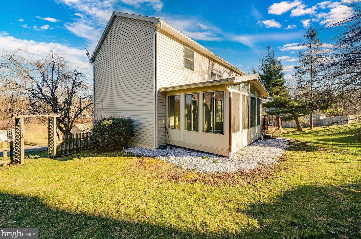 3800 Hilltop Ave, Reading PA  19605-1142 exterior
