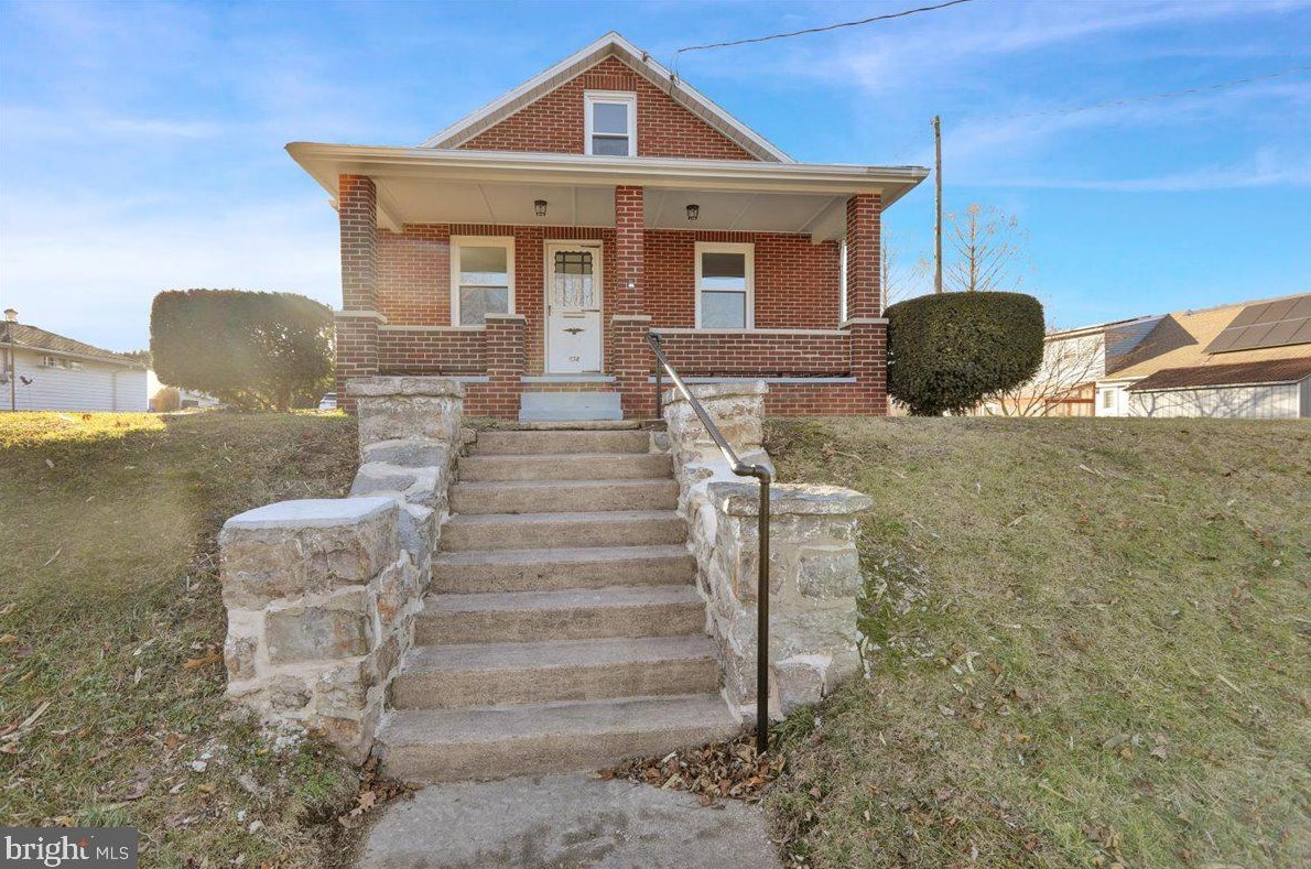 834 N 5th St, Moselem, PA 19526