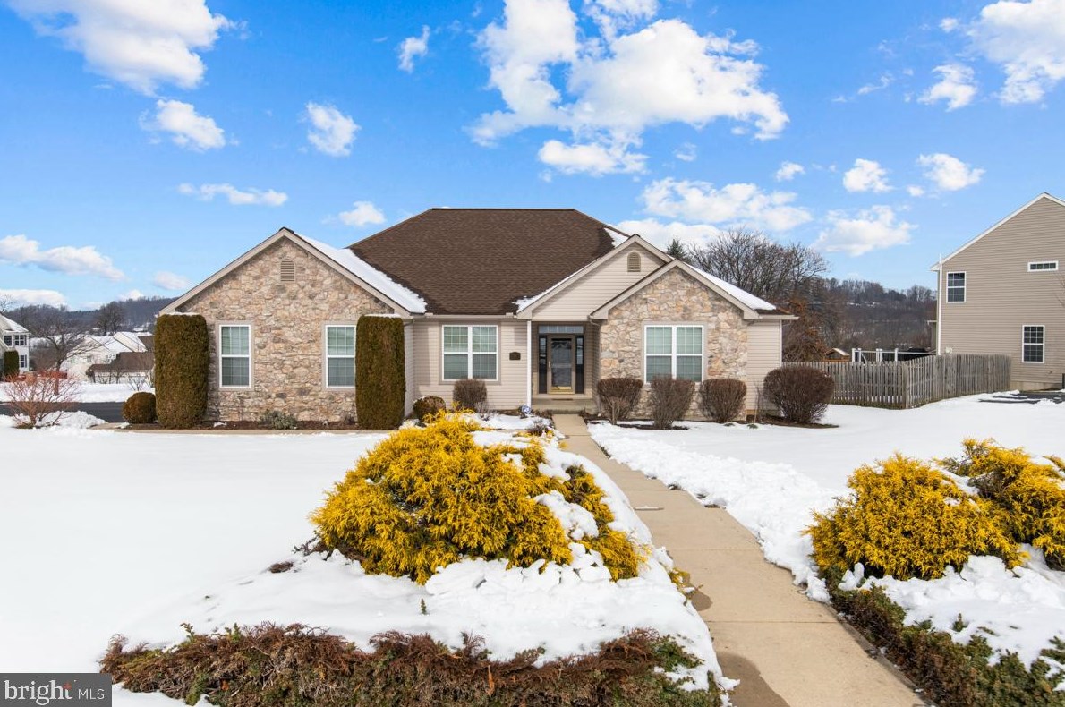 116 Ellsworth Dr, Reading, PA 19608-9053