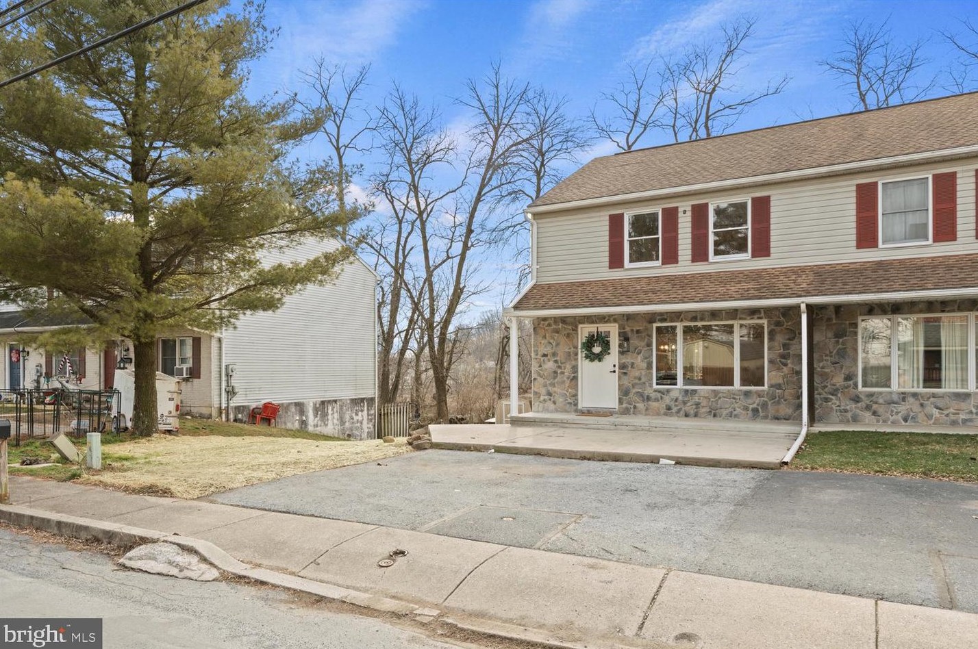 56 Canal St, Dauberville, PA 19533-8825