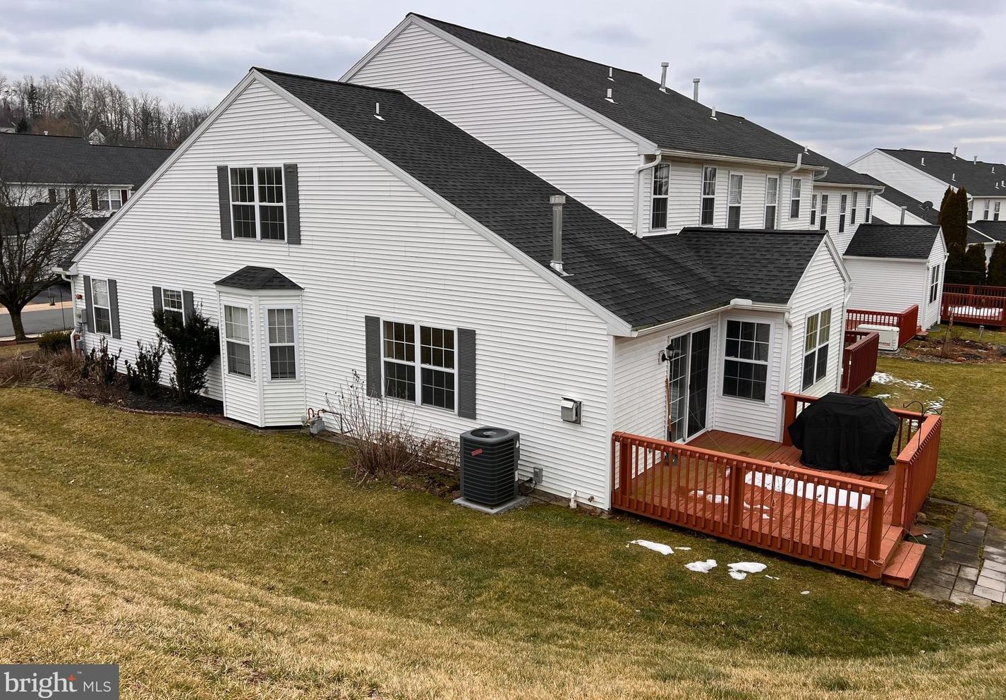 381 Waterford Ln, Reading, PA 19606