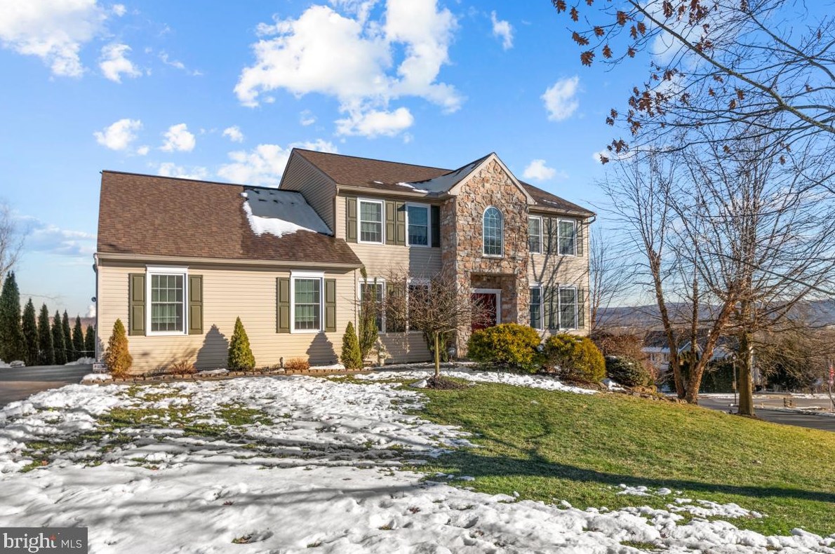 100 Morlatton Rd, Douglassville PA  19518-1202 exterior