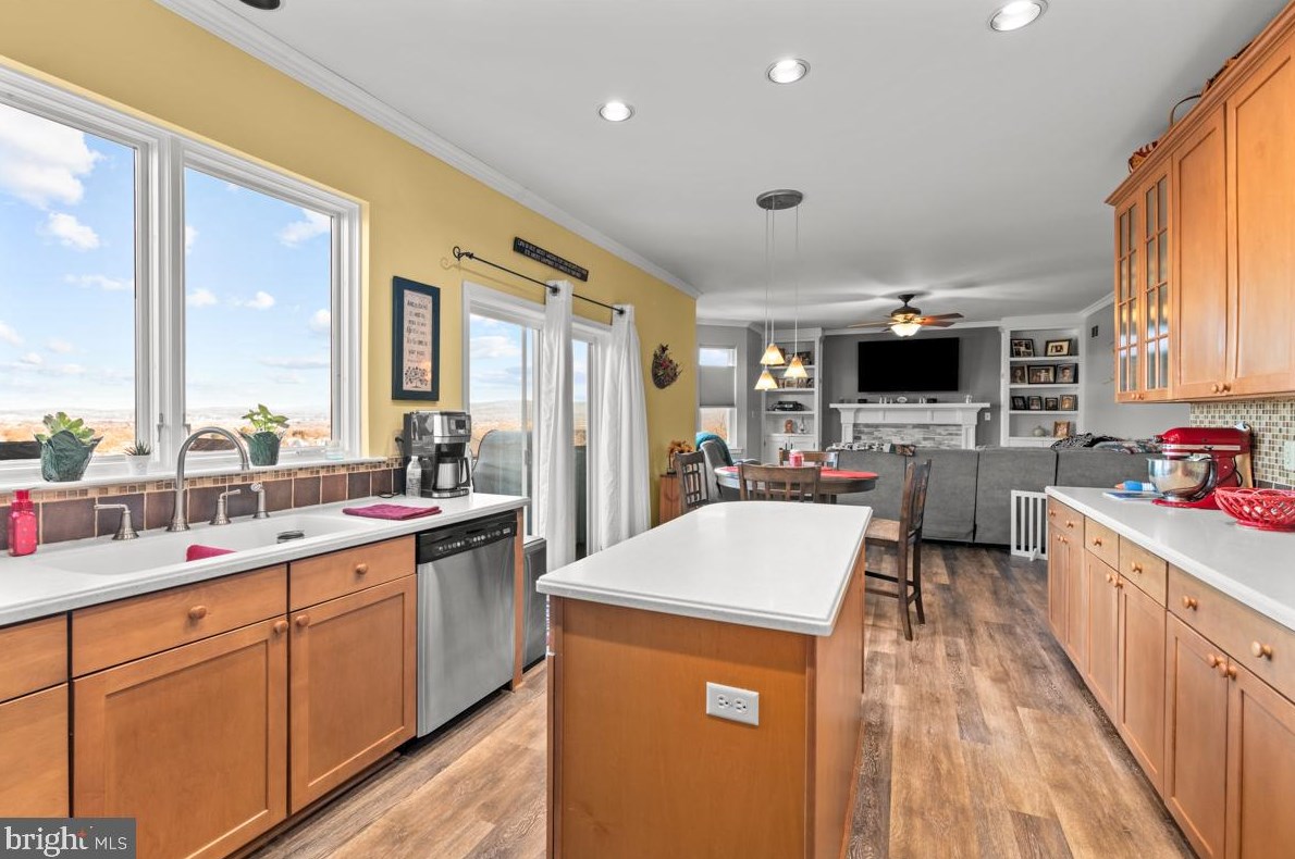 100 Morlatton Rd, Douglassville PA  19518-1202 exterior