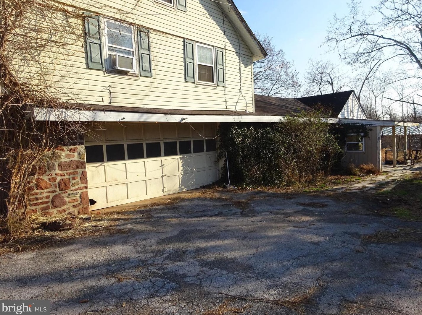 5 Harley Dr, Spangsville, PA 19512