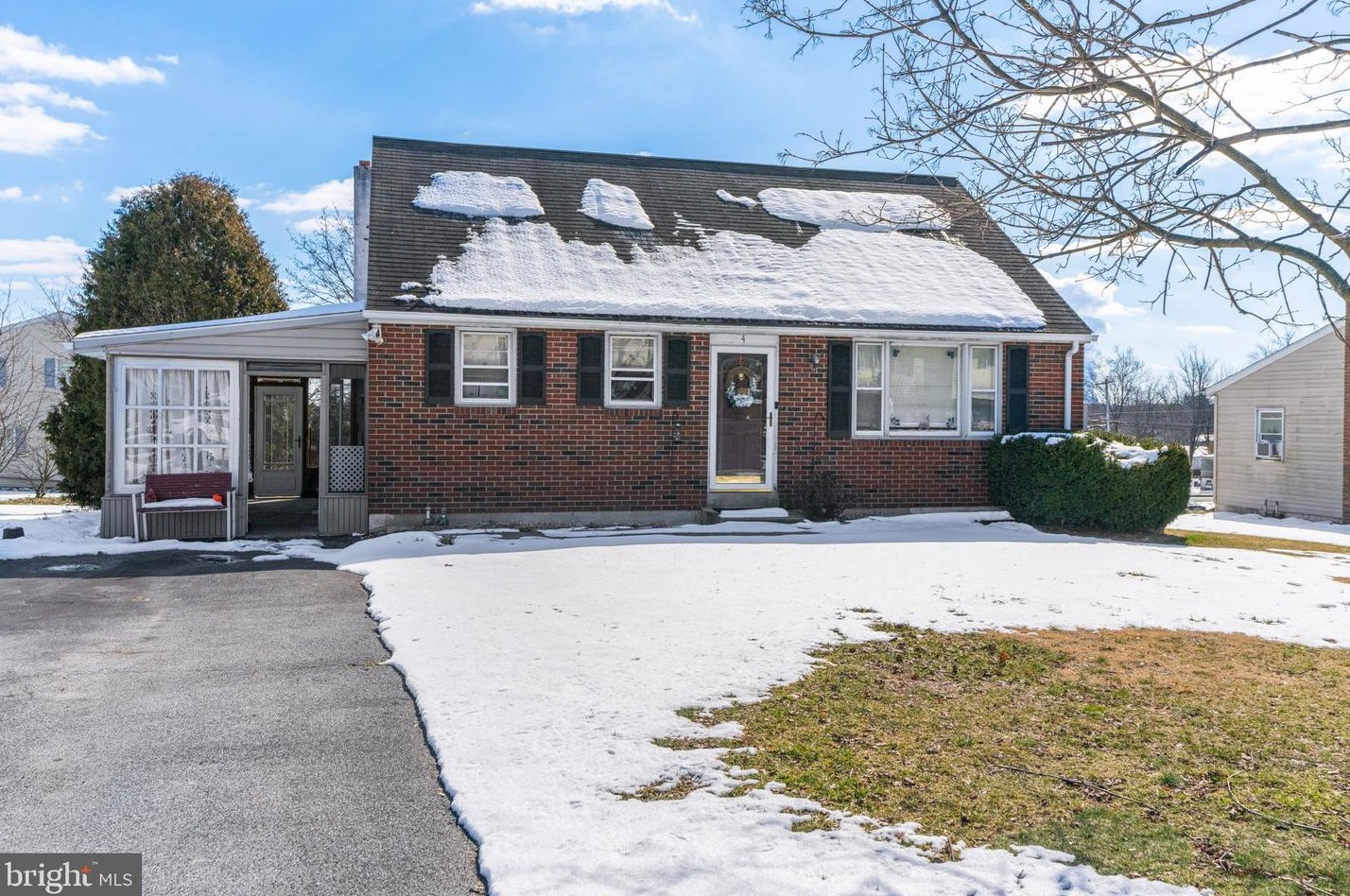 4 Dale Ct, Spangsville, PA 19512