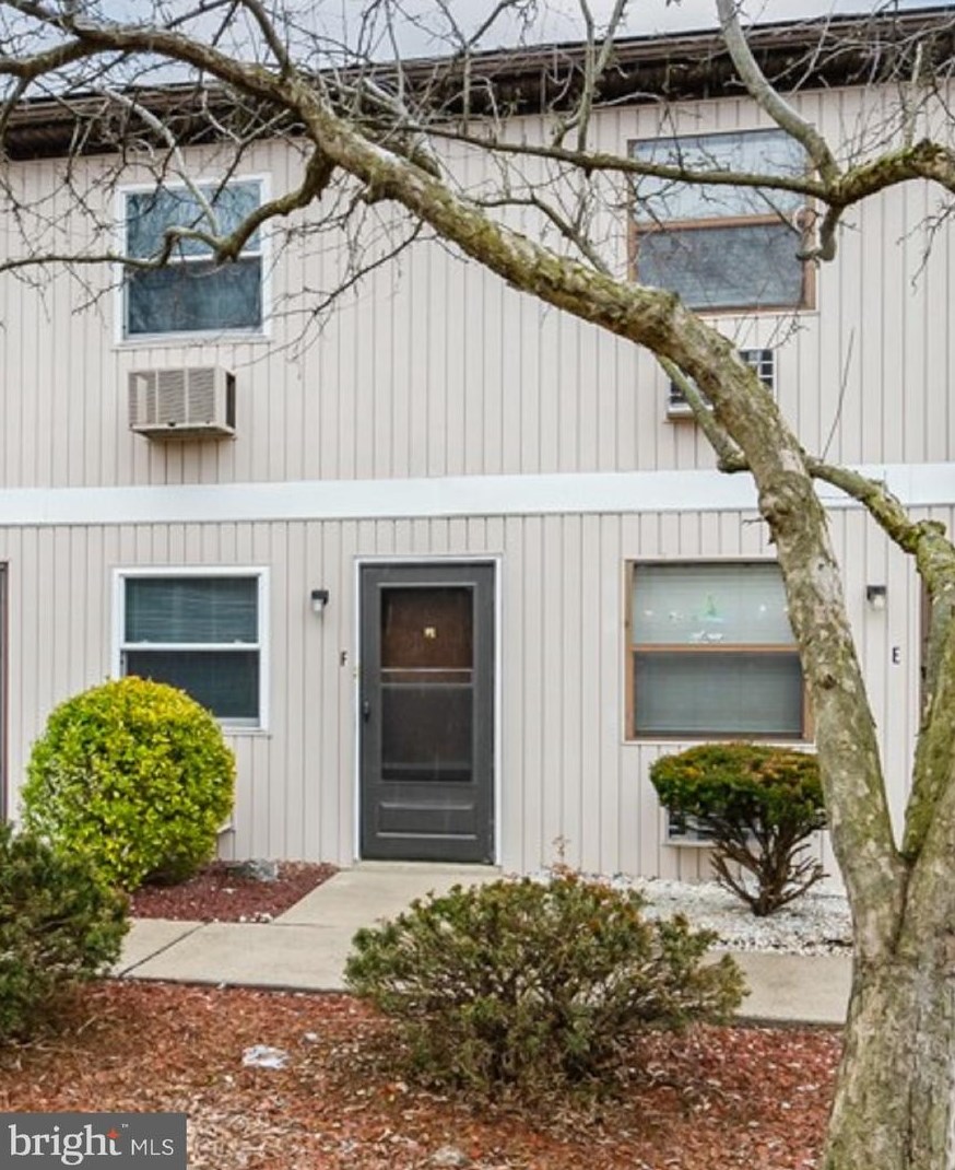 1338 Wyomissing Ave, Reading, PA 19609-1939