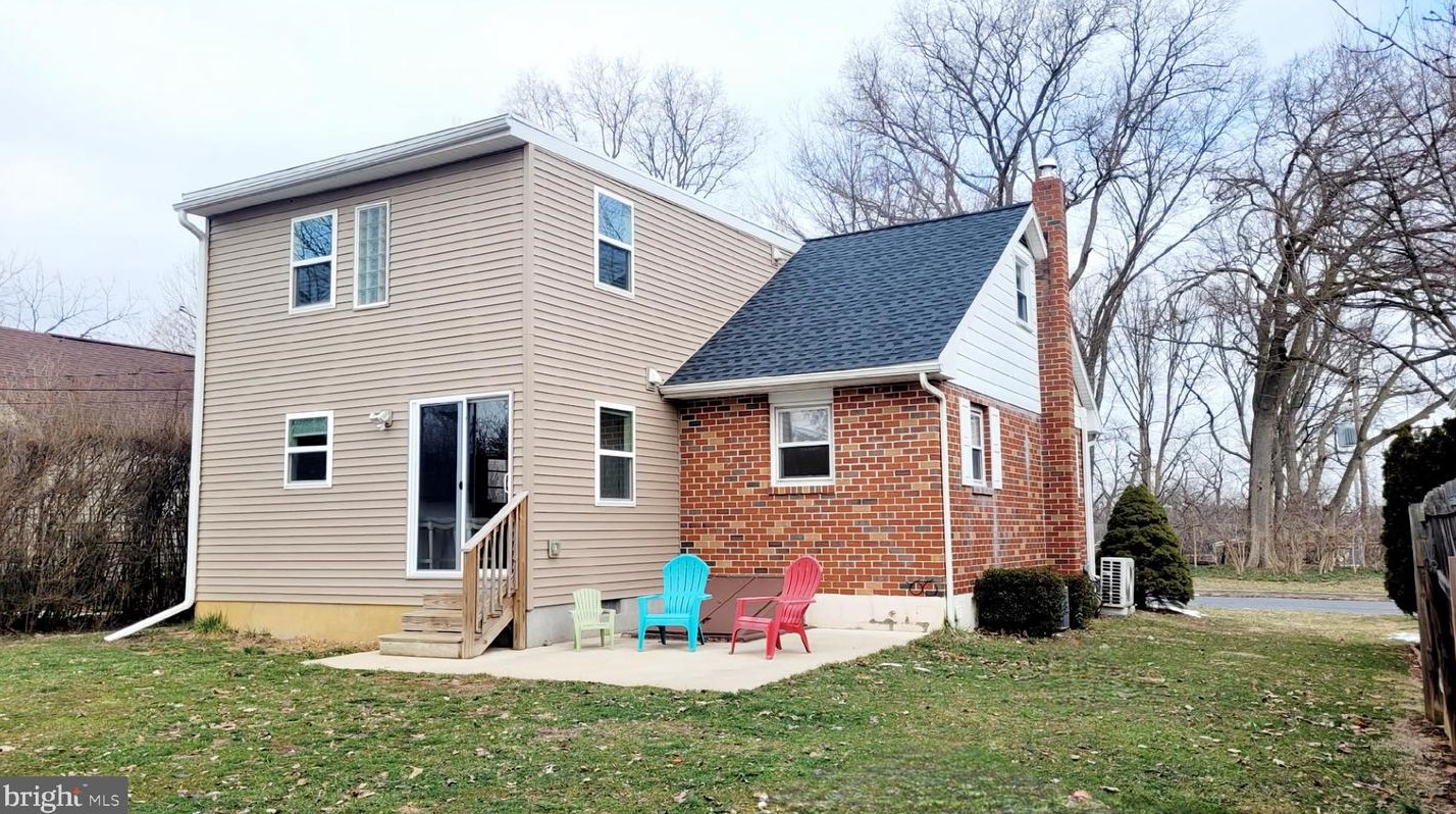 412 Windsor St, Reading PA  19610-2930 exterior