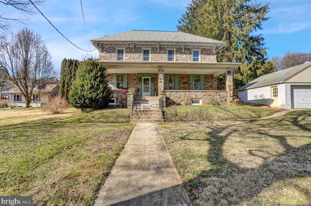 3056 Pricetown Rd, Spring Valley, PA 19560
