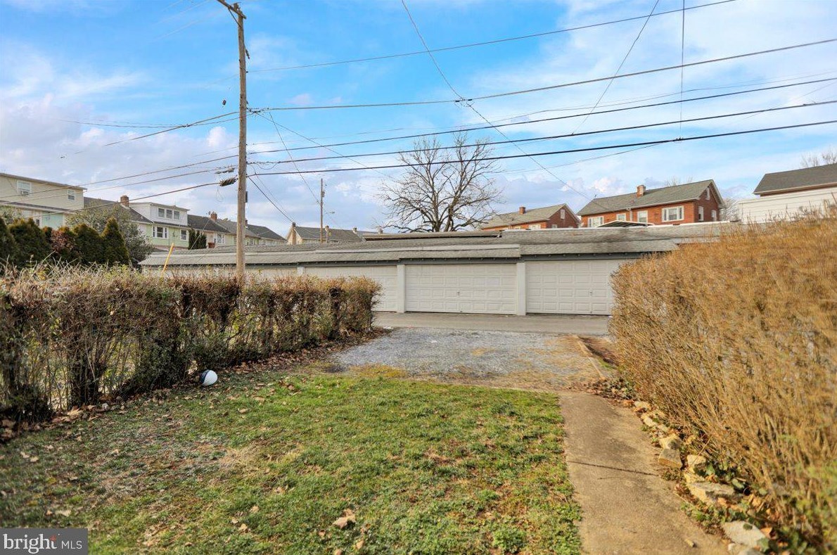 392 Sunset Rd, Reading PA  19611-1345 exterior