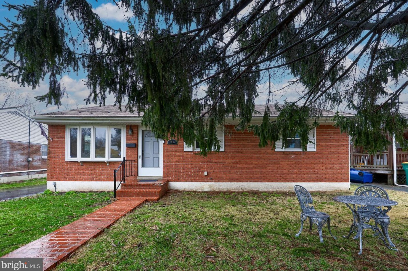 1916 Garfield Ave, Reading, PA 19609