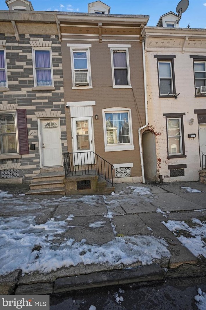 1114 Green St, Reading PA  19604-2725 exterior