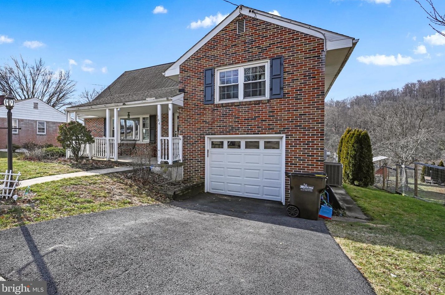 184 Spring St, Bechtelsville, PA 19505-9154