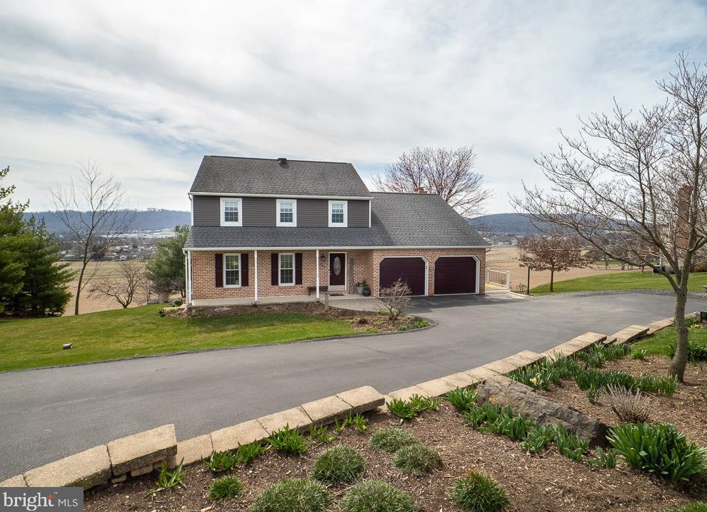 368 Big Spring Rd, Robesonia, PA 19551