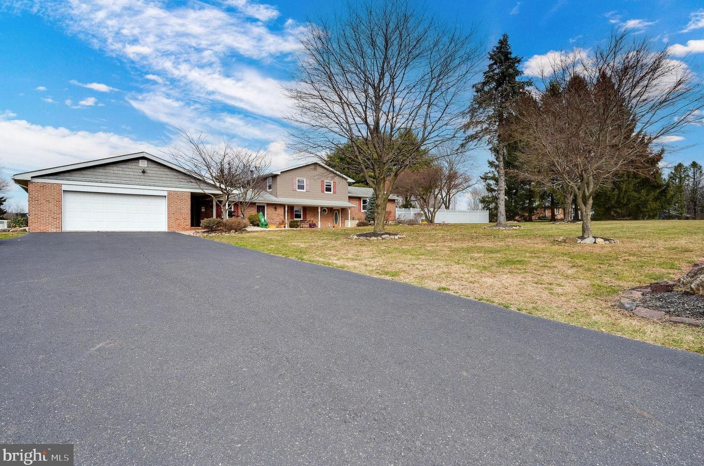 159 Greenhouse Ln, Dale, PA 19504-9027