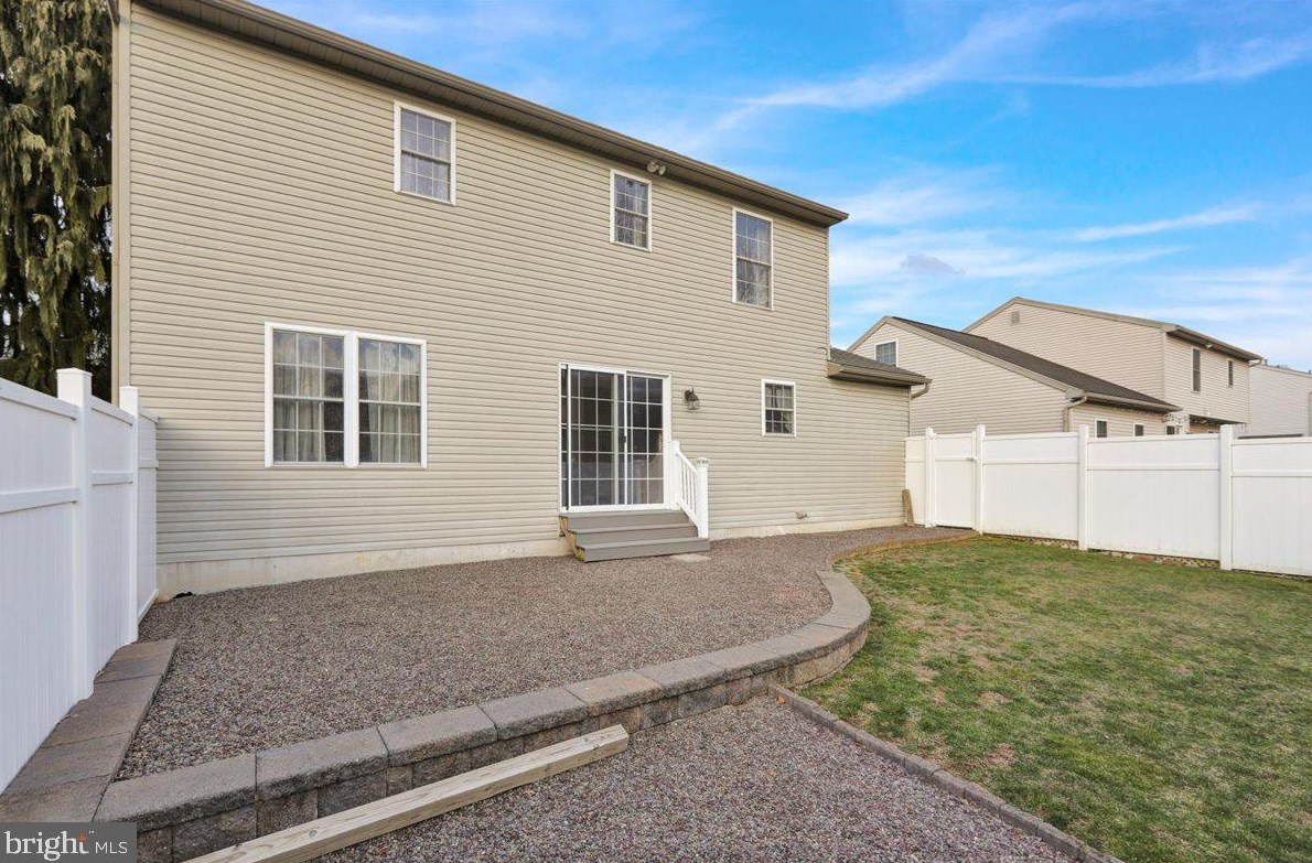 3414 Mohegan Dr, Reading PA  19608-8972 exterior