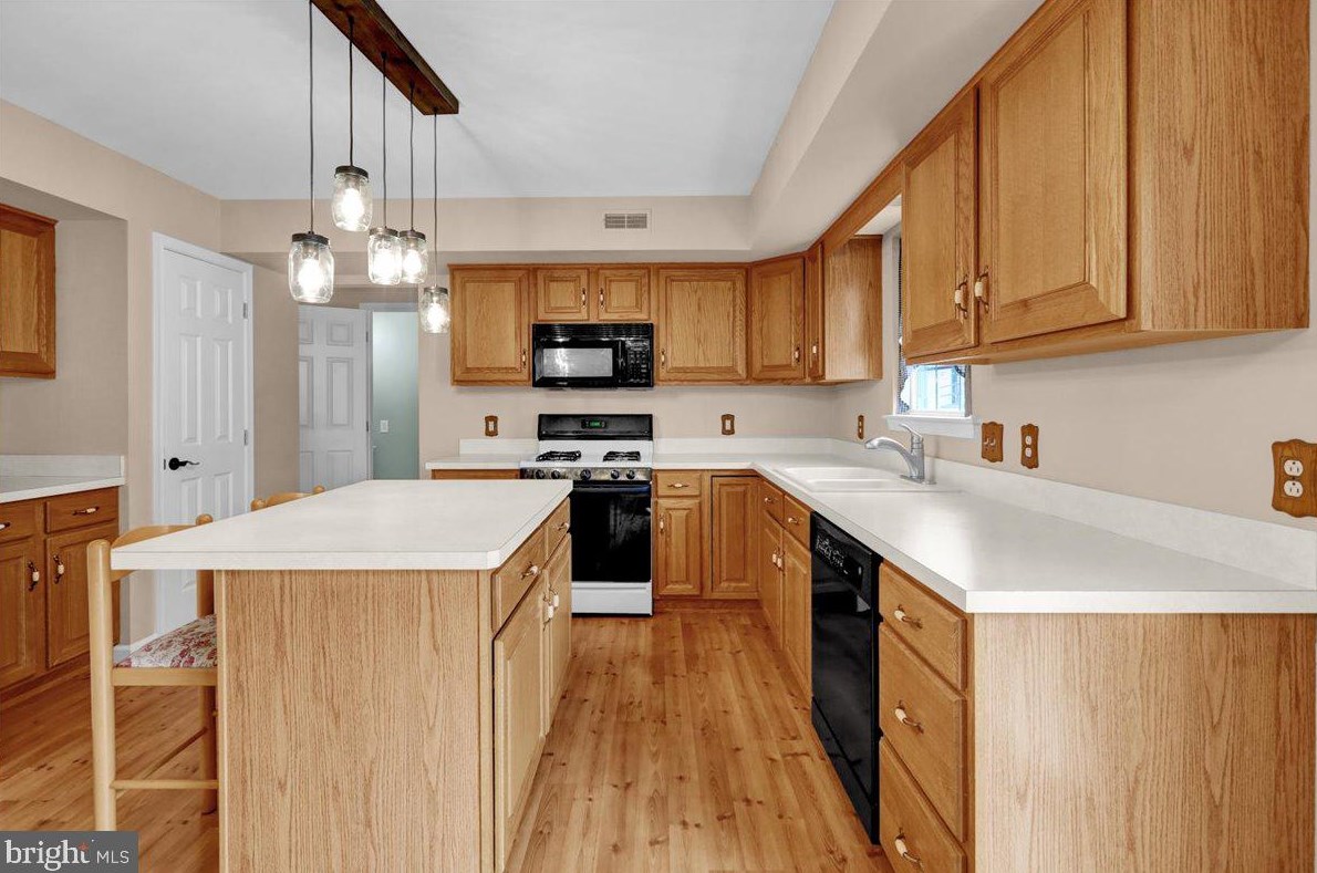 3414 Mohegan Dr, Reading PA  19608-8972 exterior