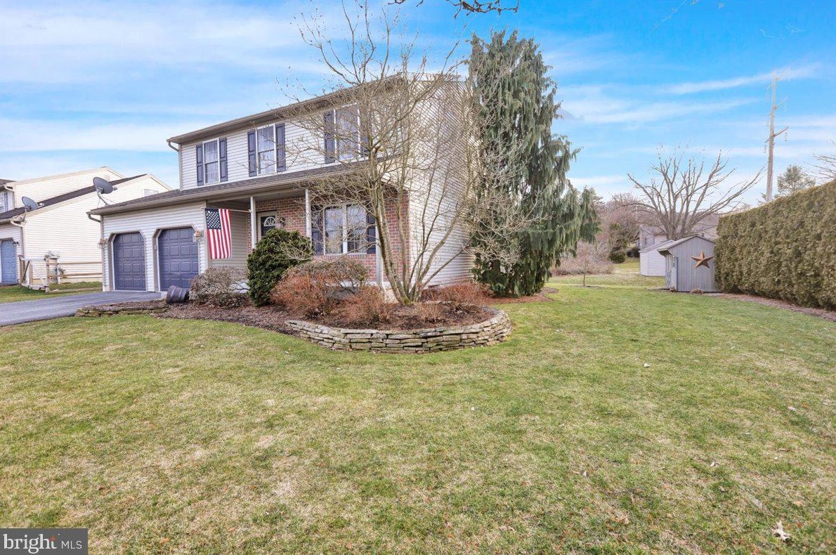 3414 Mohegan Dr, Reading PA  19608-8972 exterior