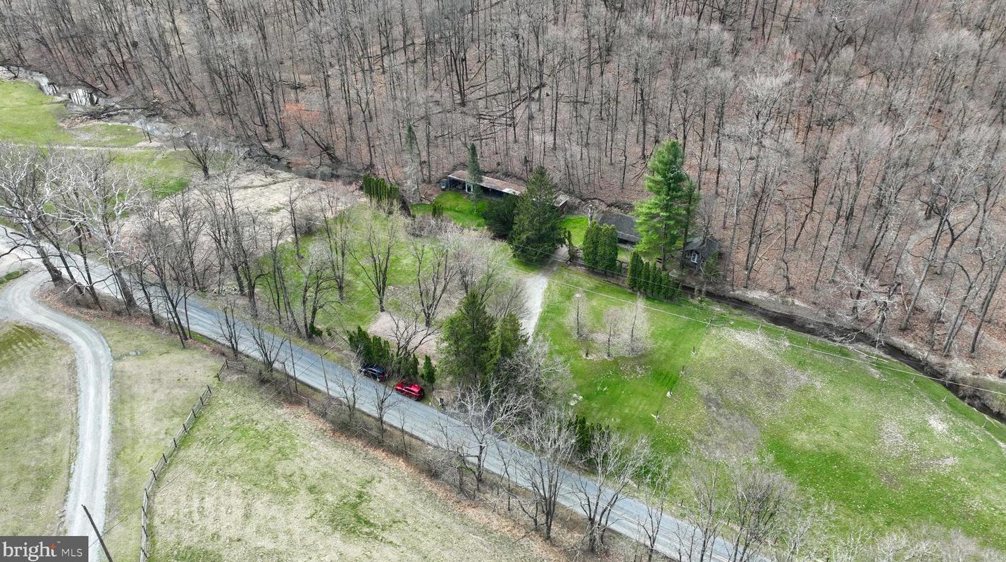 387 Hottenstein Rd, Greenwich, PA 19530